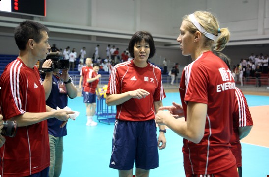 中国女排队员名单_恒大女排队员收入